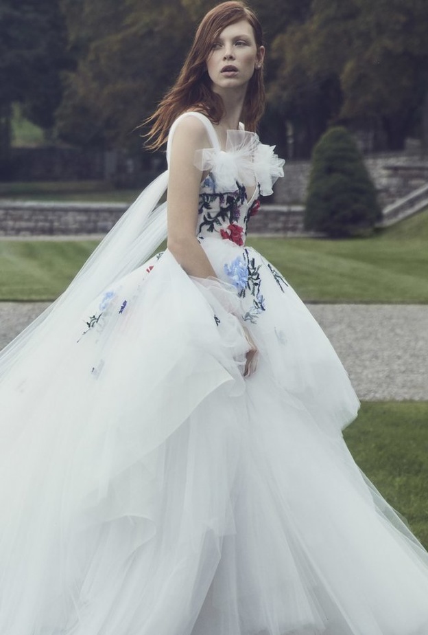 فستان عرس من مونيك لوليه