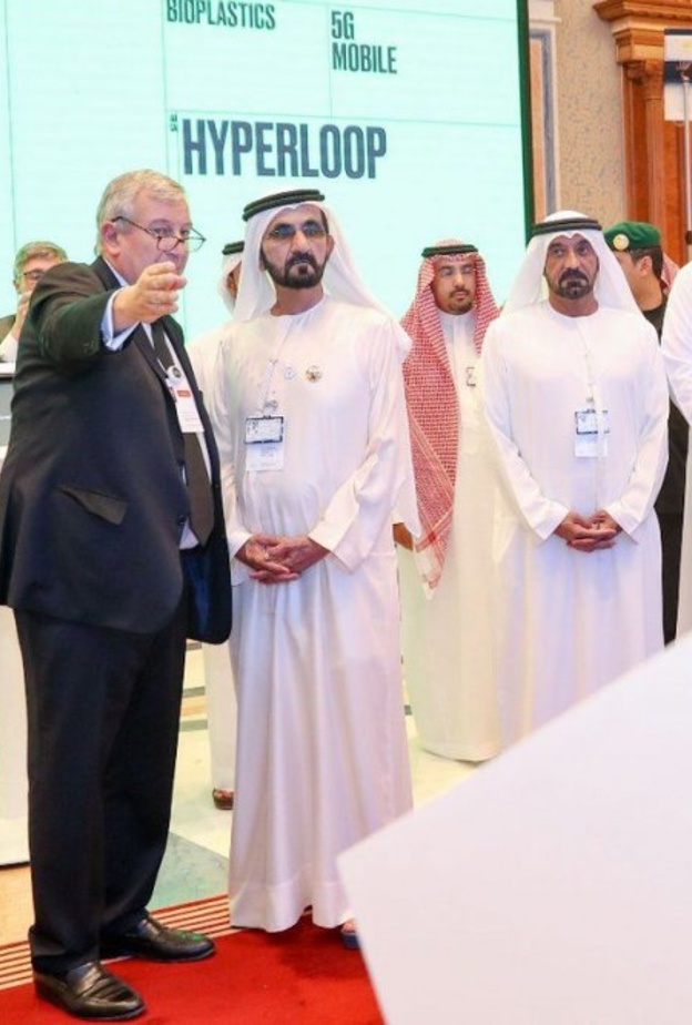 صاحب السمو الشيخ محمد بن راشد آل مكتوم نائب رئيس الدولة رئيس مجلس الوزراء خلال حضوره للمؤتمر