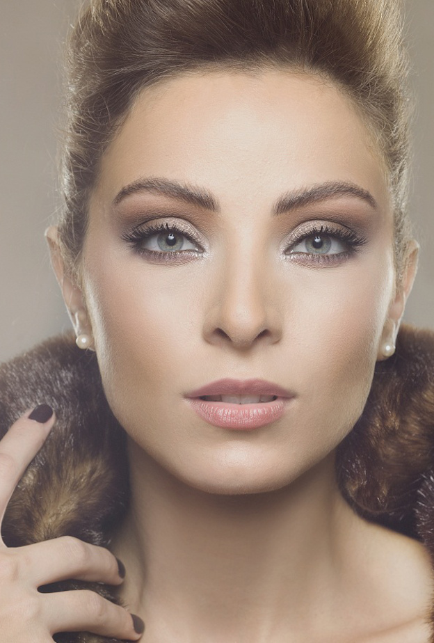 تعلم خطوات تطبيق مكياج ترابي ناعم