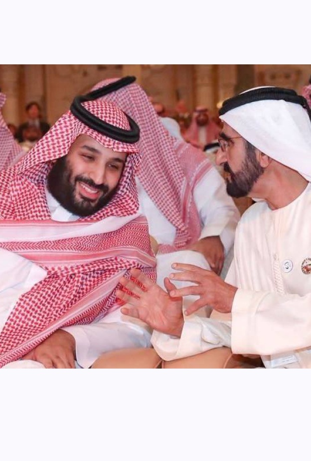 الشيخ محمد بن راشد والأمير محمد بن سلمان في حديث ودي خلال مبادرة مستقبل الاستثمار أمس