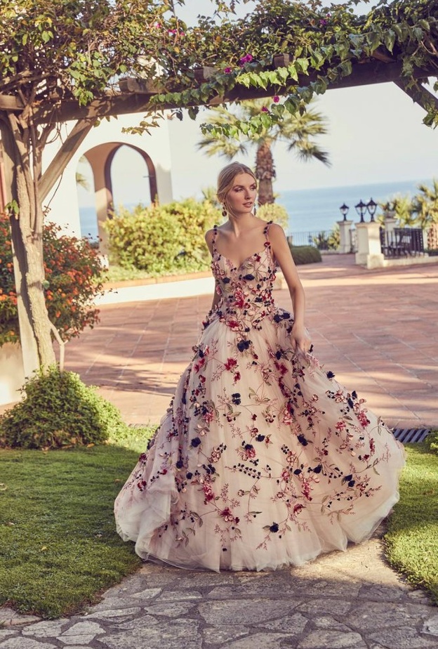  monique lhuillierفستان من