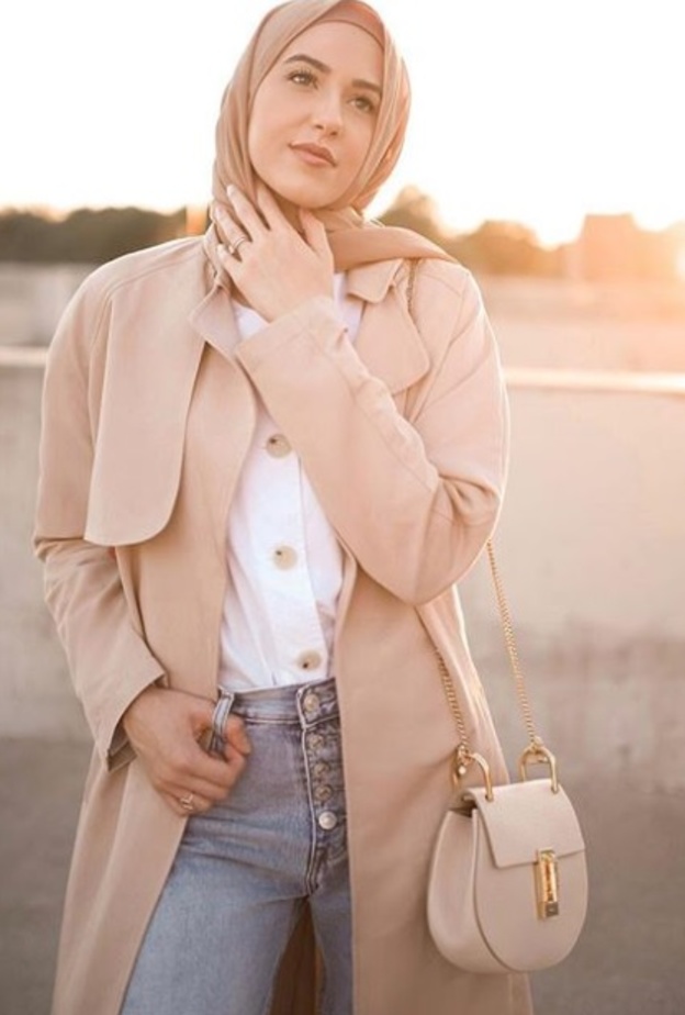 تألقي بالبني مع البيج بأسلوب سالي عاشور