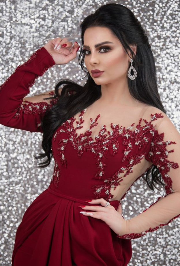 درة التونسية بفستان ازرق