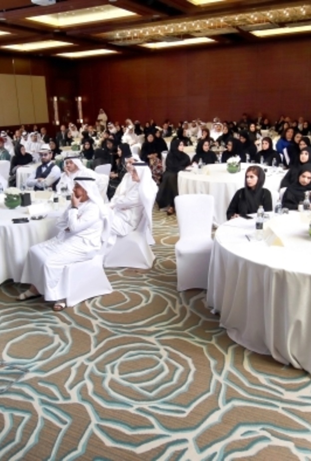 دائرة الموارد البشرية تنقل أفضل الممارسات العالمية إلى دبي