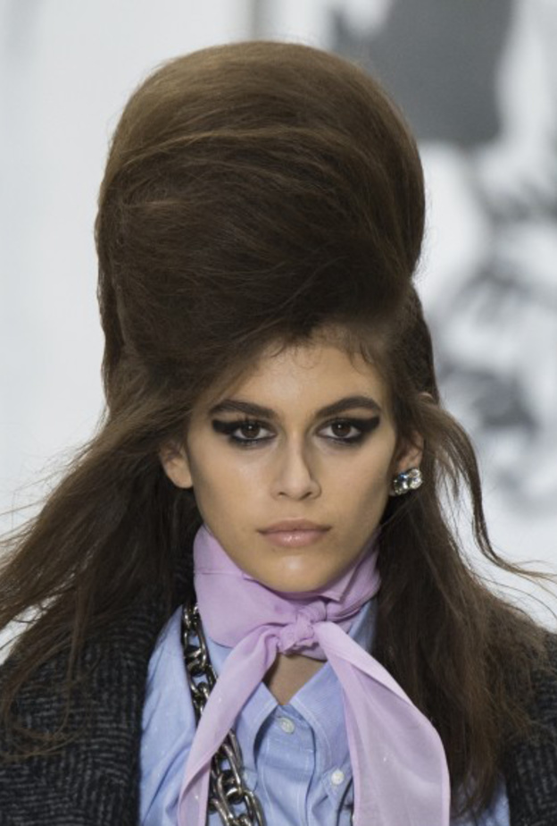 طرق جريئة ومتجدّدة لرسم العيون بالكحل العريض من Altuzarra