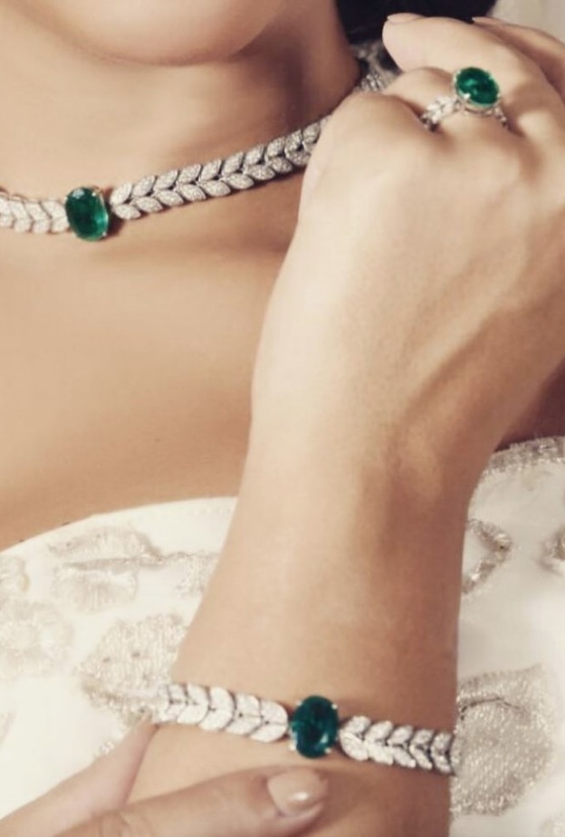 تميزت وعد بتصاميمها الانيقة