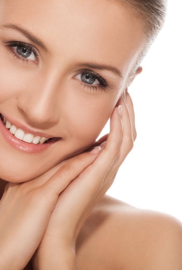 المياه الغازية ستنظف مسامات بشرتك بعمق