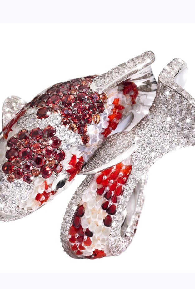 خاتم من آنا هو Anna Hu.