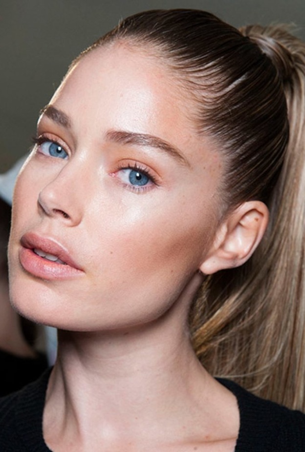 حجم العيون قبل وبعد المسكارا