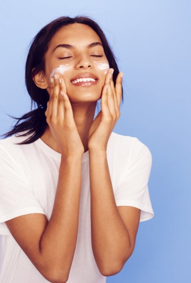 التخلص من حبوب الوجه برفق وفاعلية أكبر