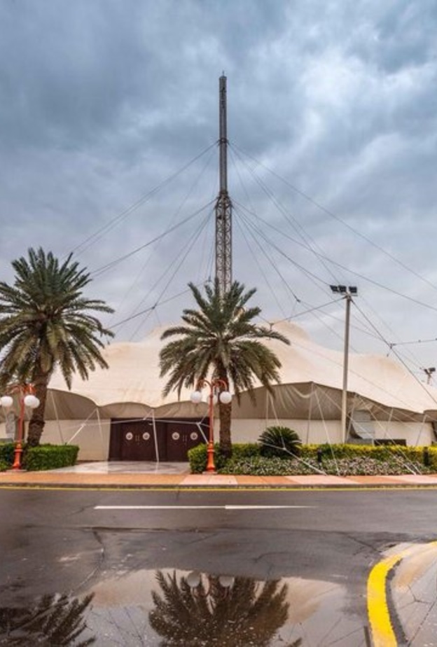 الأمطار تزين شوارع مدينة ينبع