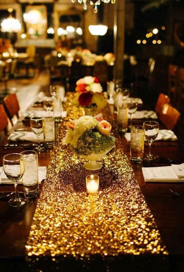 ثيم زفاف باللون الذهبي