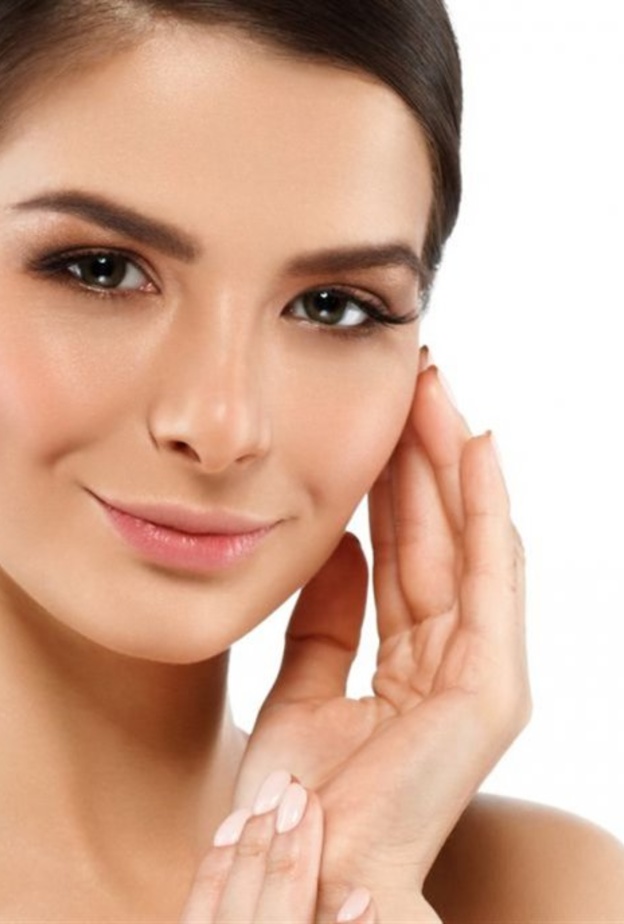  تساعد مركبات الفلافونويد في حماية البشرة من أضرار أشعة الشمس