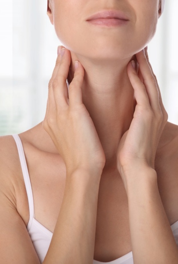اعراض سرطان الغدة الدرقية اسبابها وطرق علاجها