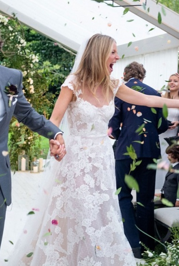 جوينيث بالترو وبراد فالتشوك