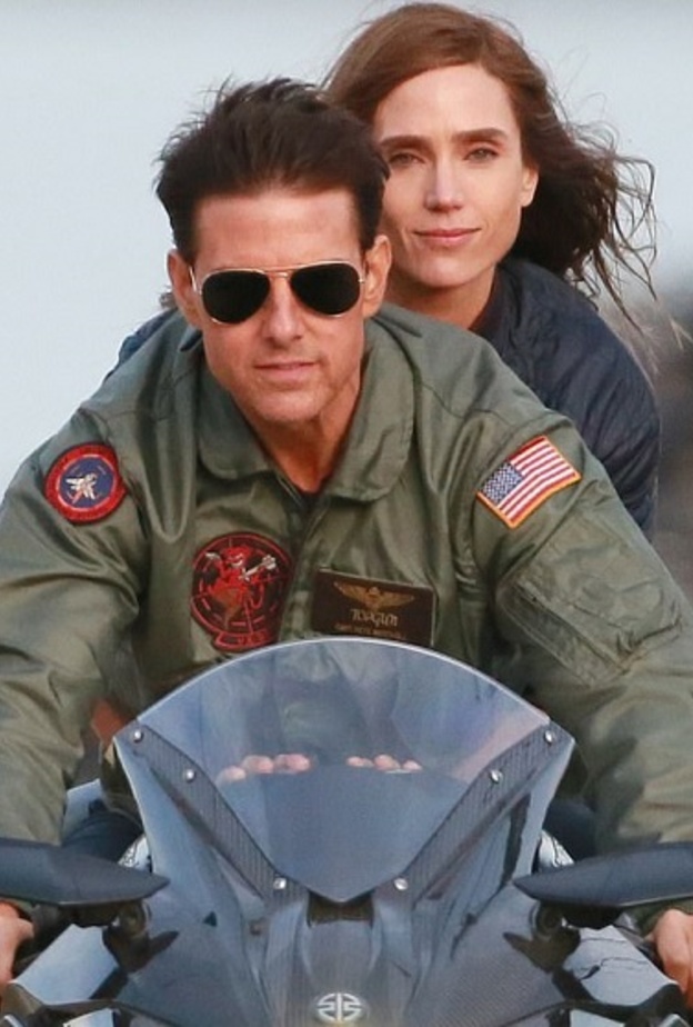 توم كروز وجينيفر كونيلي