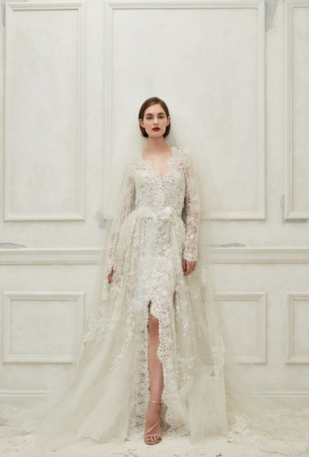 فستان زفاف قصير من اوسكار دي لارنتا 