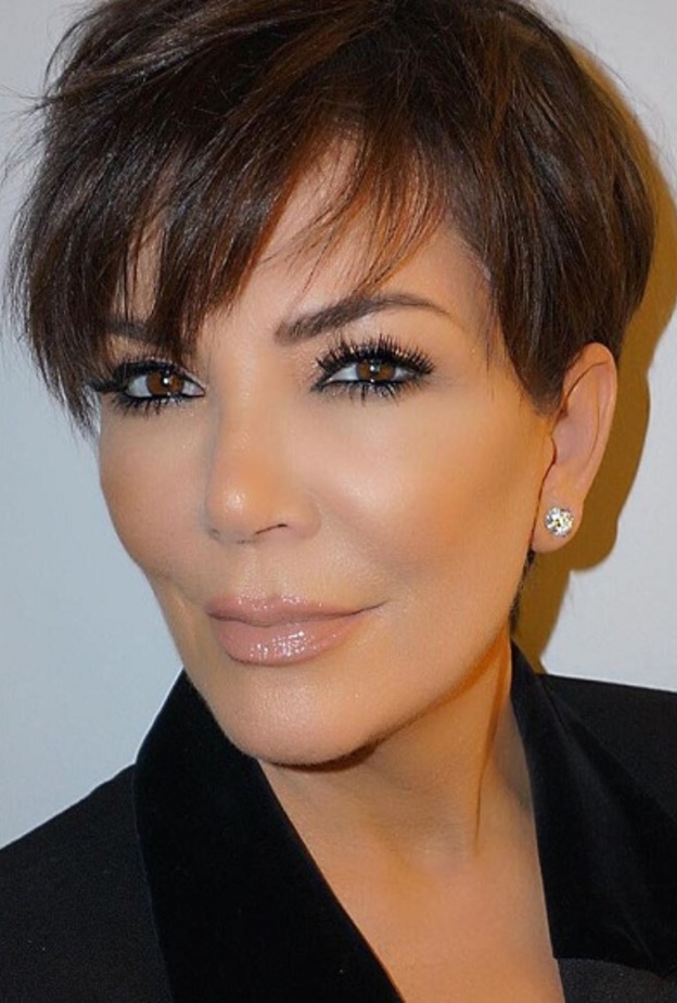 كريس جينر تحتفل بعيد ميلادها الـ63