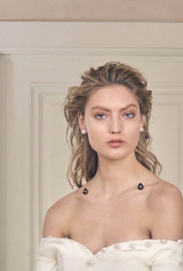 اقراط من berta