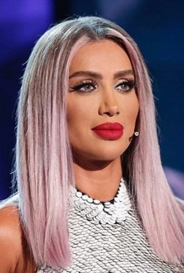 الفنانة اللبنانية الجذابة مايا دياب