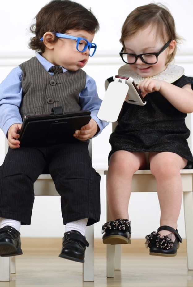 إستخدام الأطفال للأجهزة الإلكترونية يؤثر في سلوكهم