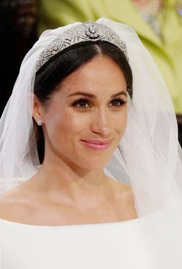 مصادر تتحدث عن توبيخ الملكة للأمير هاري بسبب عروسه صعبة المراس