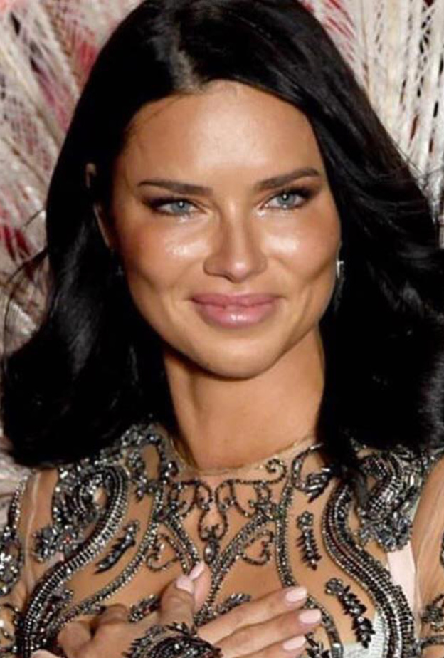  حافظت بيلا حديد على المكياج الناعم والطبيعي مع تسريحات الشعر المنسدلة