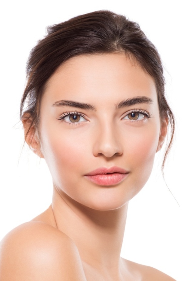 زيت المورينجا يرطب البشرة