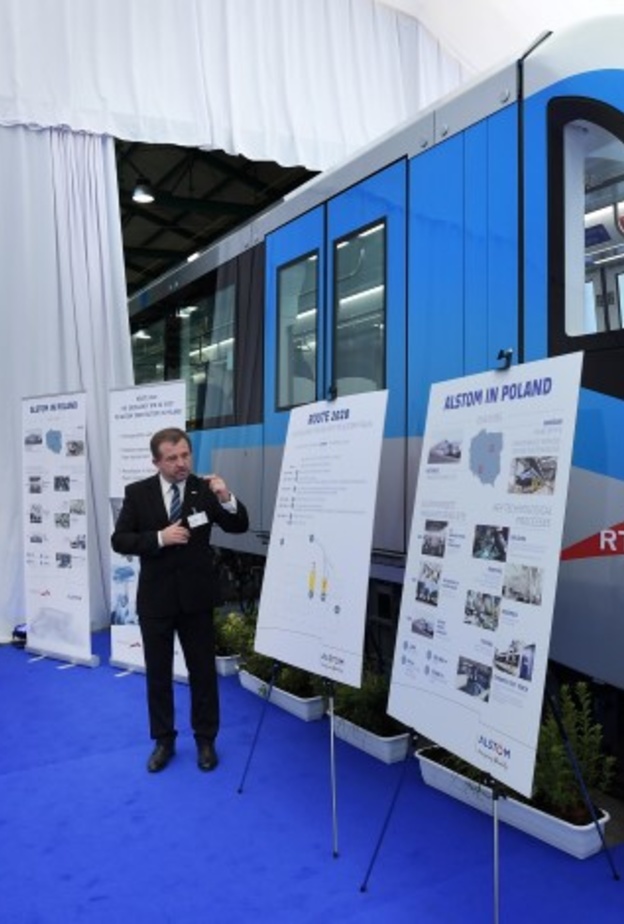 صورة للقطارات الجديدة لمترو دبي