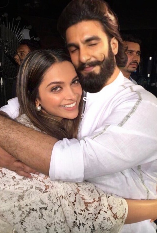 ديبيكا بادوكون ورانفير سينغ استضافا حفلات ما قبل الزواج