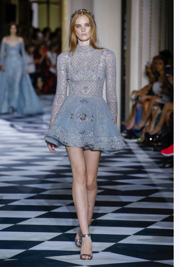 Alexis Mabille فستان سهرة قصير منفوش باللون الزهري من