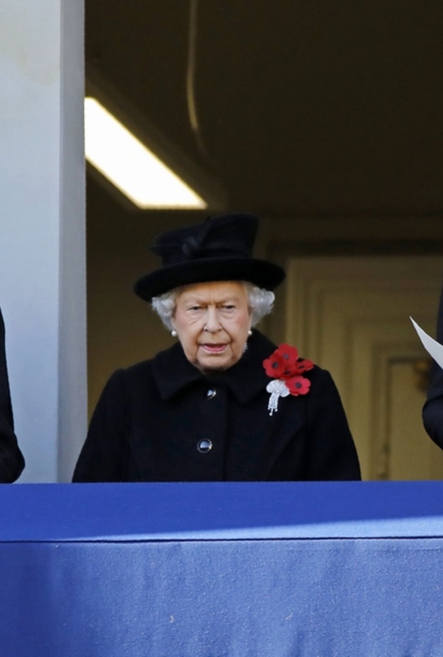 الأزياء الرسمية في يوم الذكرى