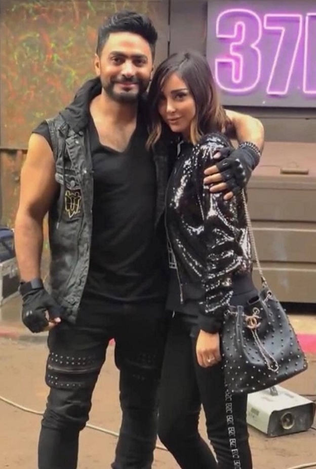 تامر حسني يكشف قصة تعارفه بزوجته بسمة بوسيل