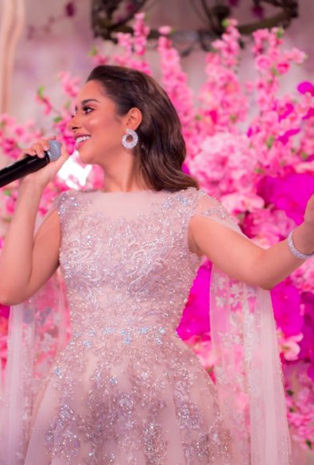 الألوان القوية للورود من فكتوريا ايفينتس