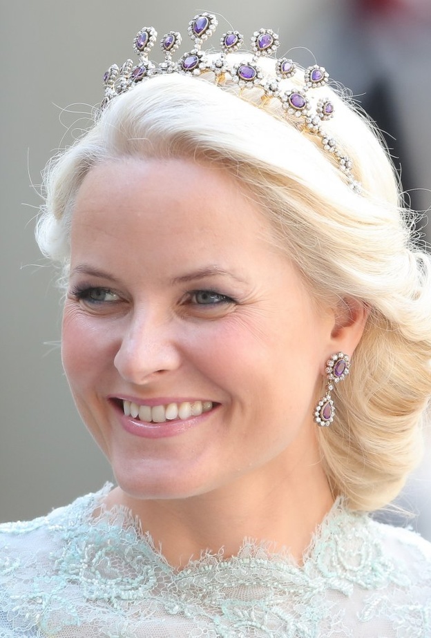 الأميرة ميت ماريت وتاج الجمشت