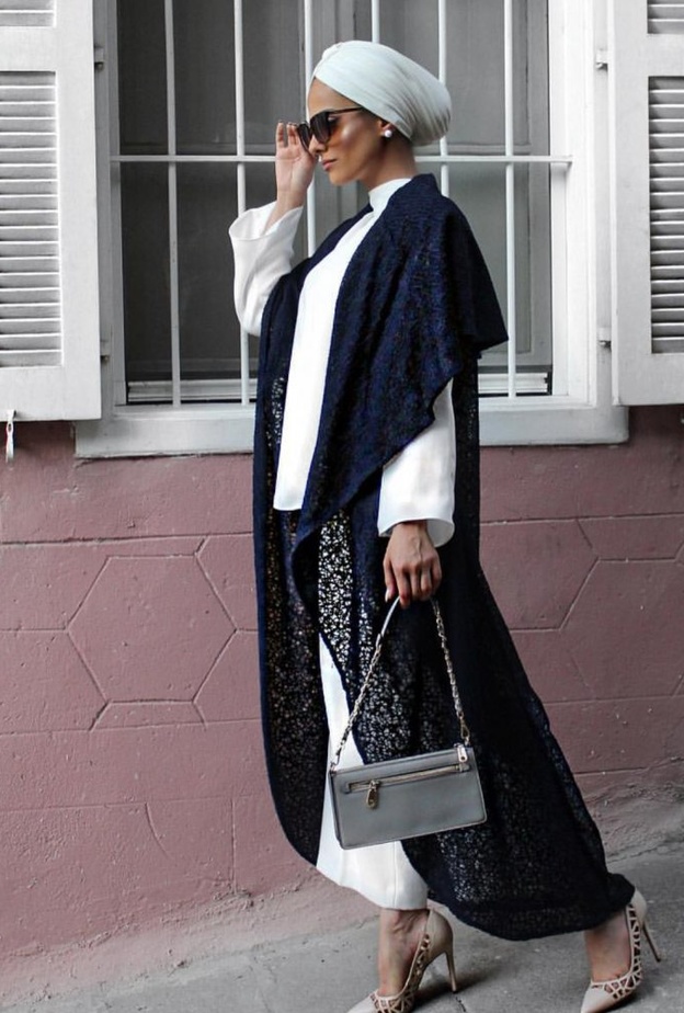 ملابس محجبات تركية بأسلوب القفطان من مدونة الموضة زينب