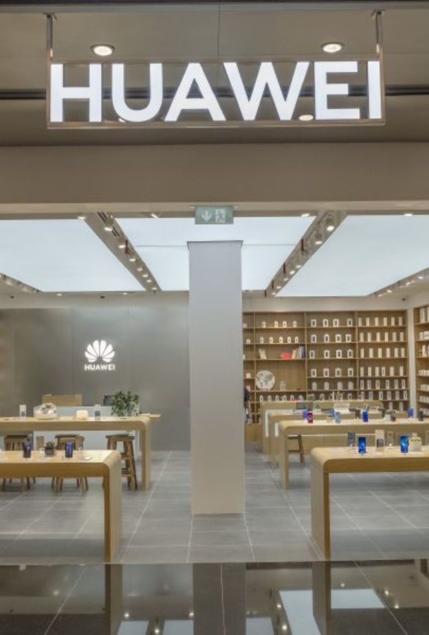 هواوي تقدم مفهوم الحياة الذكية بإطلاق متجرها الجديد الرائد في مول الإمارات