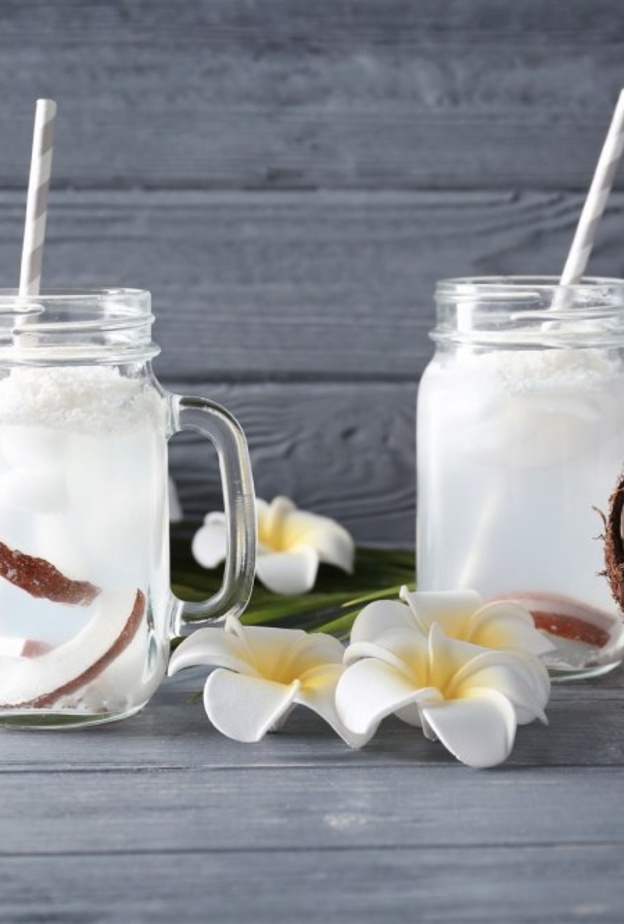 طرق استخدام ماء جوز الهند لانقاص الوزن وحرق الدهون قبل الزفاف