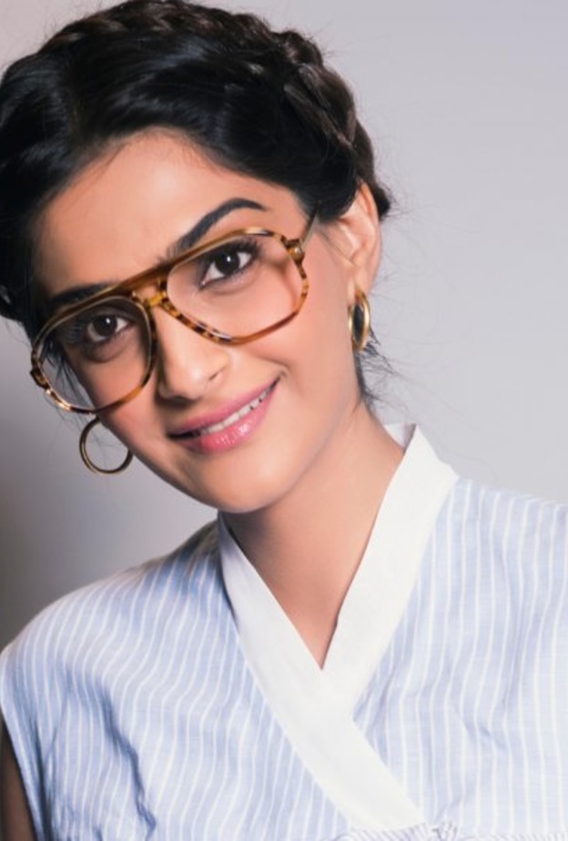 سونام كابور تدعو للوقوف إلى جانب ضحايا التحرش الجنسي