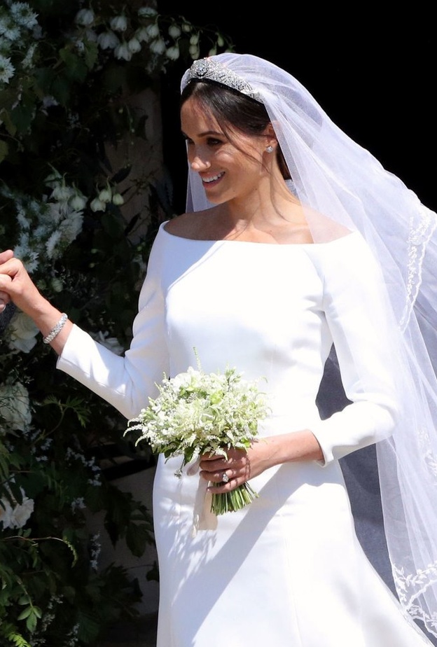 استوحي من هذه الباقة بوكيه ملكية تحمليها في يوم زفافك