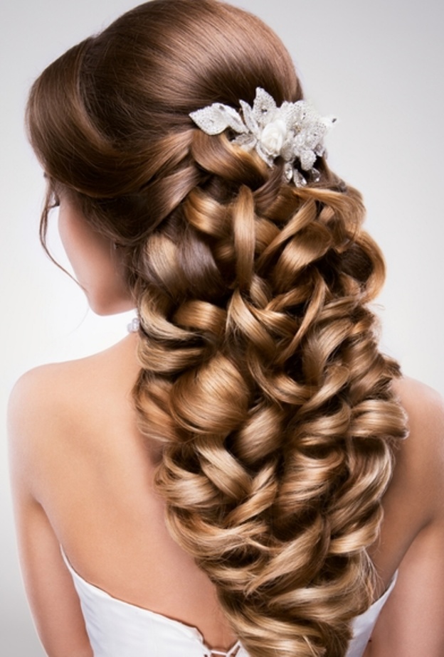 تخلصي من جفاف الشعر بالخلطات الطبيعية