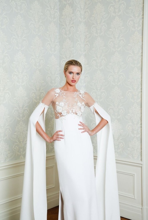 فساتين بأكمام تلامس الارض