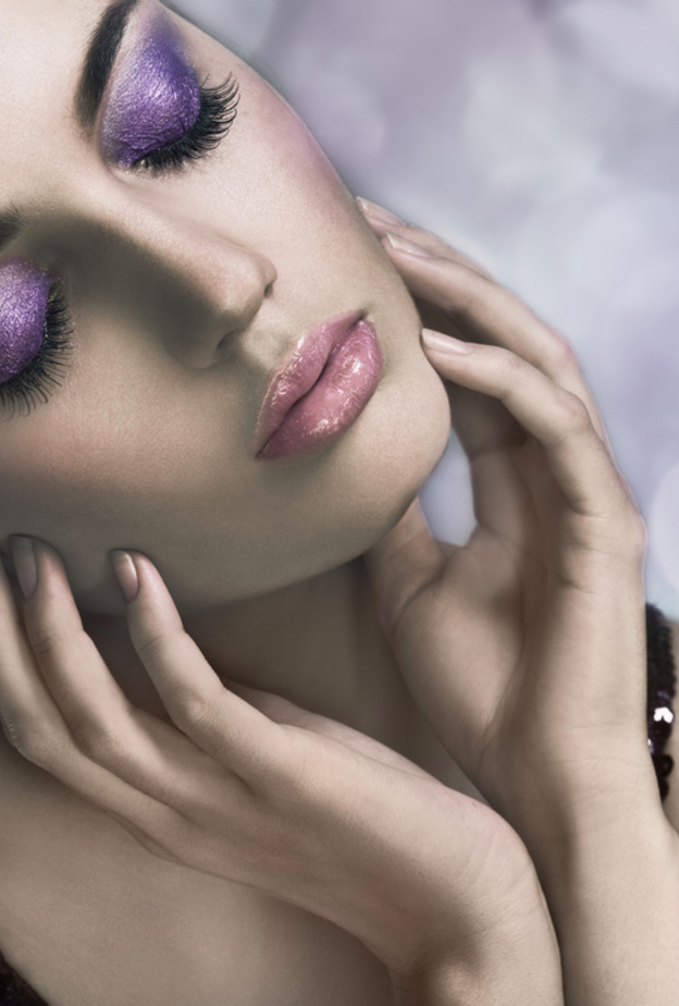 علب ظلال العيون البنفسجية للشتاء