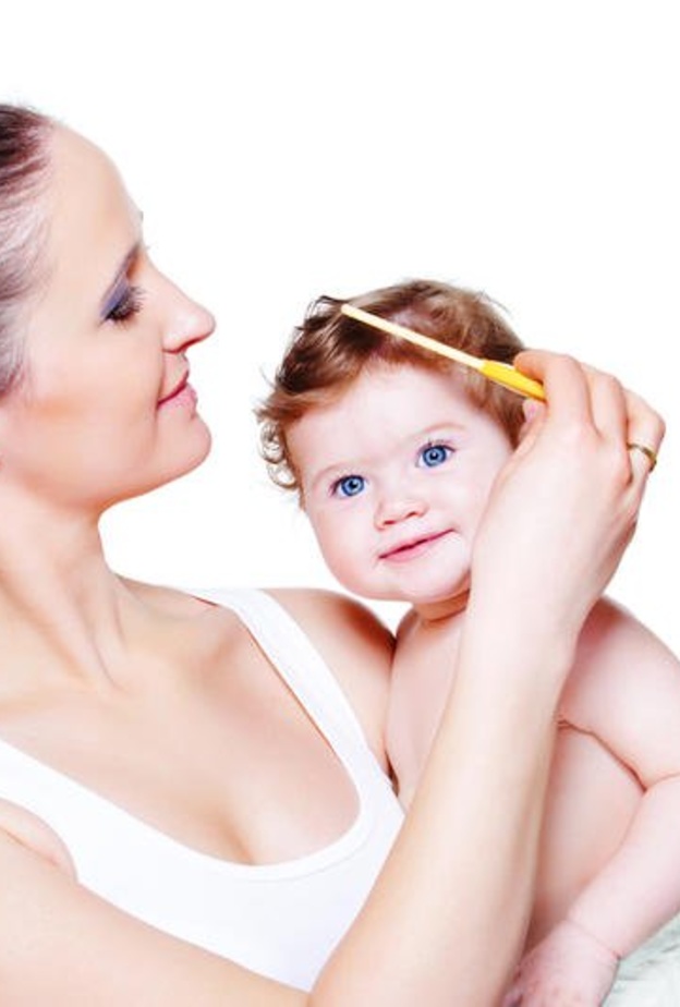 نصائح للعناية بشعر البنات منذ الصغر