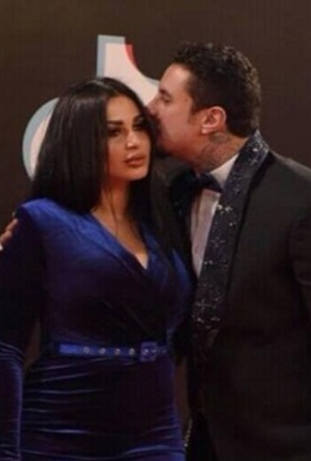 احمد الفيشاوي وزوجته 