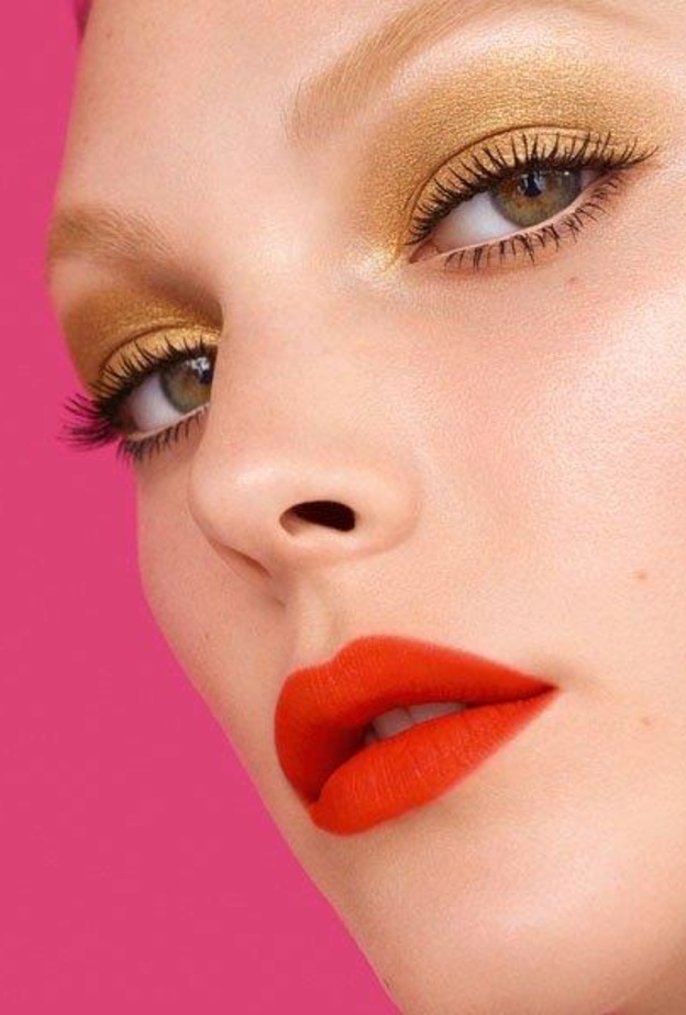 عمق وأناقة في مجموعة مستحضرات CHANEL لربيع وصيف 2019