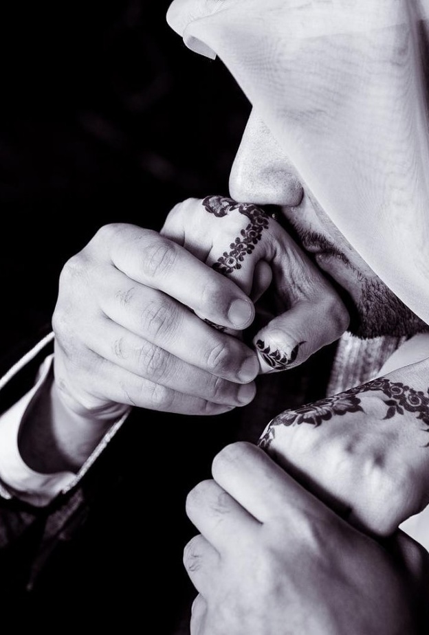 احتفال حنة العروس يقوم على وقع الموسيقى مع تنظيم وليمة عشاء