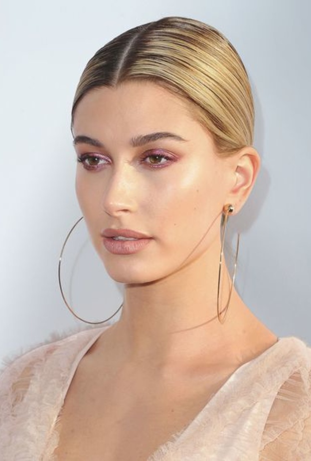 إطلالات مكياج وشعر هايلي بالدوين