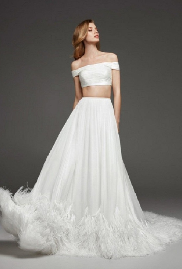 فساتين زفاف بقطعتين