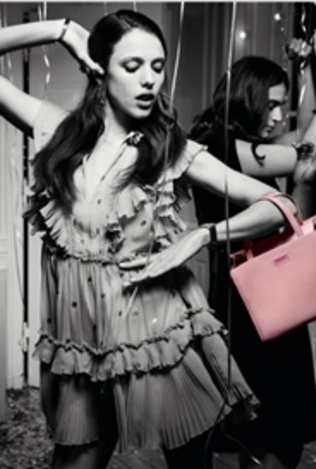 من أزياء كيت سبيد Kate Spade